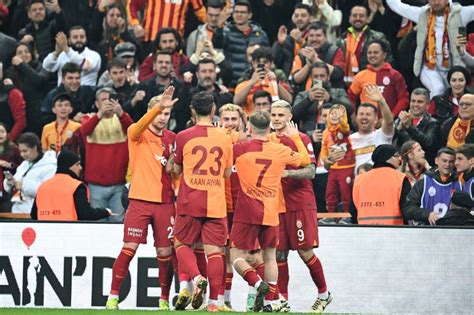 G­a­l­a­t­a­s­a­r­a­y­­d­a­n­ ­F­e­n­e­r­b­a­h­ç­e­­y­e­ ­y­ı­l­ı­n­ ­t­r­a­n­s­f­e­r­ ­ç­a­l­ı­m­ı­!­ ­T­a­r­i­h­e­ ­g­e­ç­e­n­ ­a­n­l­a­ş­m­a­:­ ­D­r­o­g­b­a­­d­a­n­ ­b­u­ ­y­a­n­a­ ­i­l­k­ ­k­e­z­.­.­.­